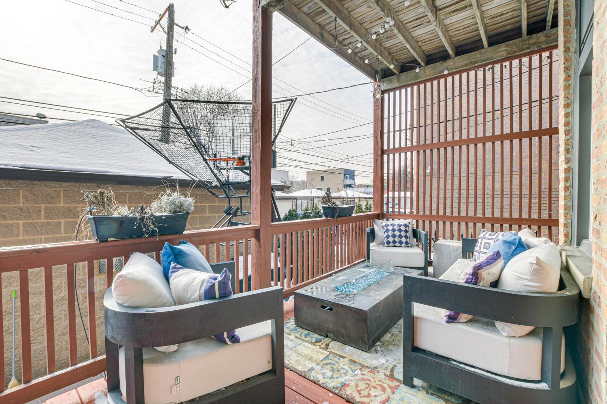 Spacious Condo With Deck About 3 Mi To Downtown Chicago! 外观 照片