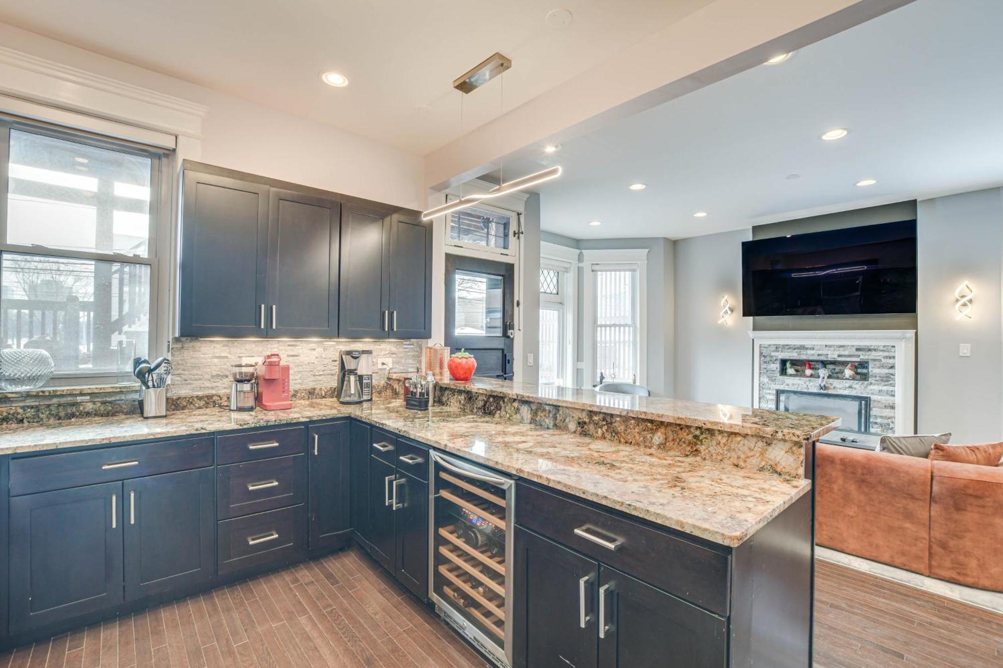 Spacious Condo With Deck About 3 Mi To Downtown Chicago! 外观 照片